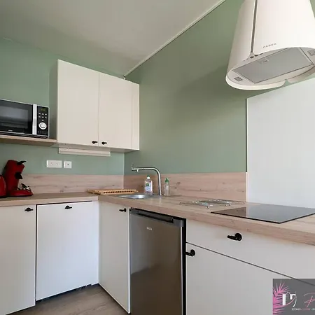 Renove Avec Jardin Et Acces Piscine - Fr-1-825-19 Apartman